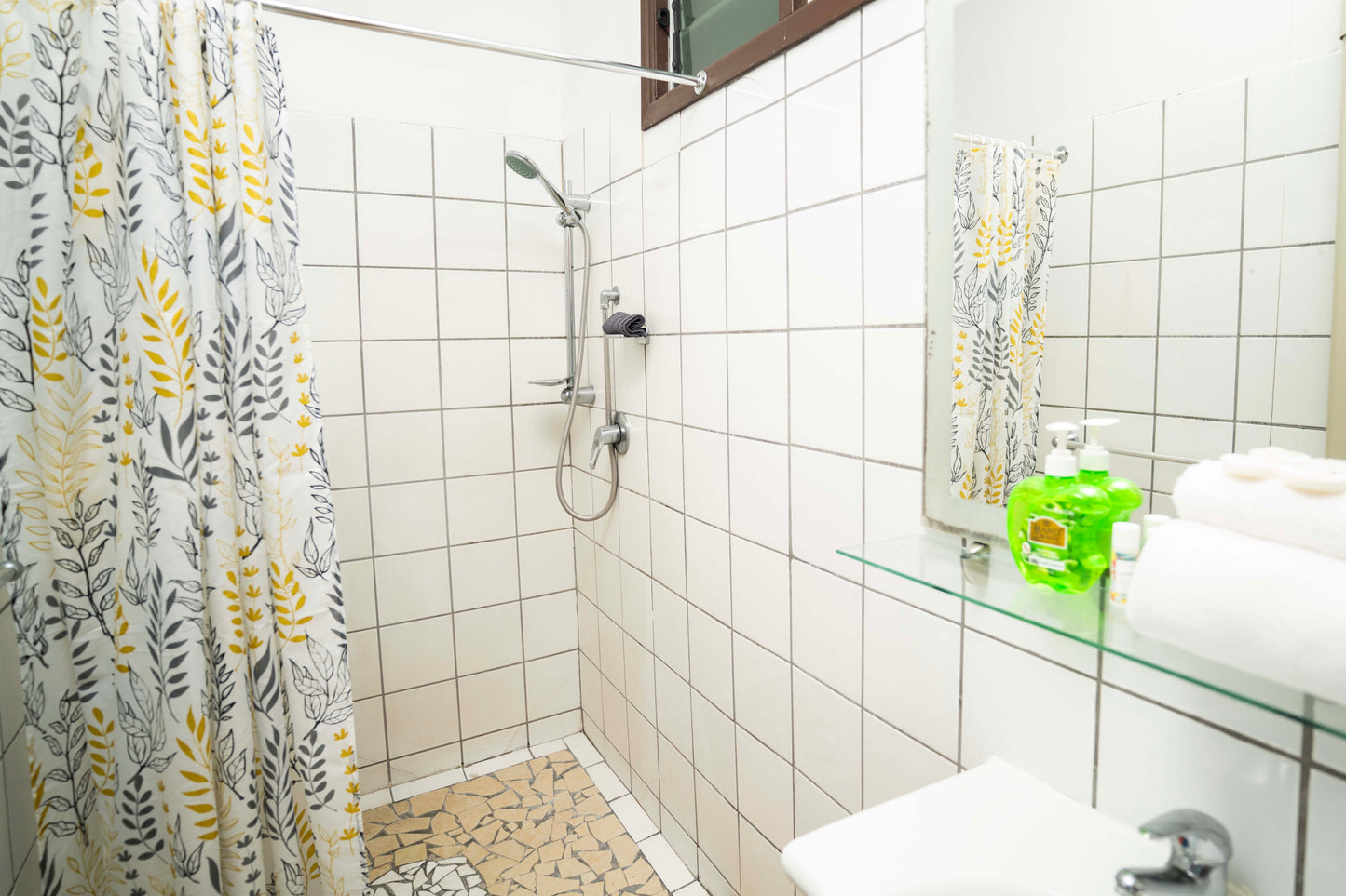 Standard Single Room with Private Shower, Pool View